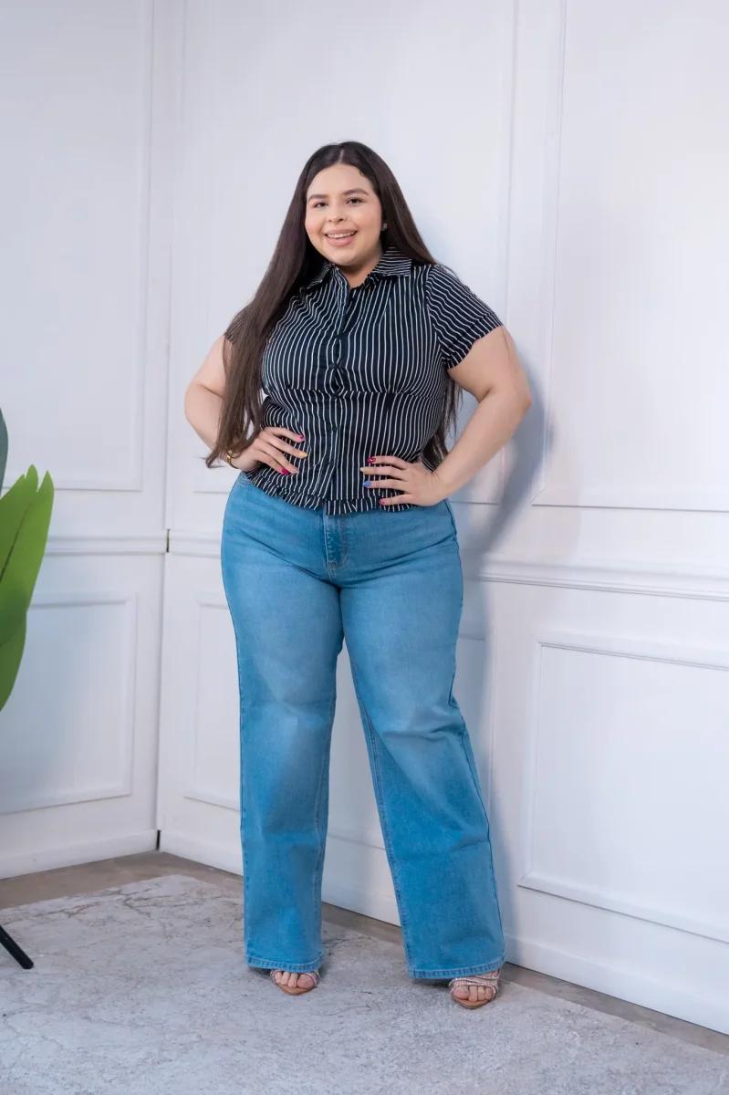 Camisa Curvy Rayas con Elástico Atrás Look Oficina Chic