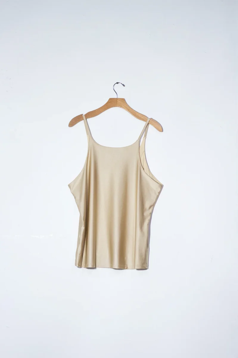 Blusa Curvy Tirantes Satín ivory Elegante Versátil Eventos - Imagen 5