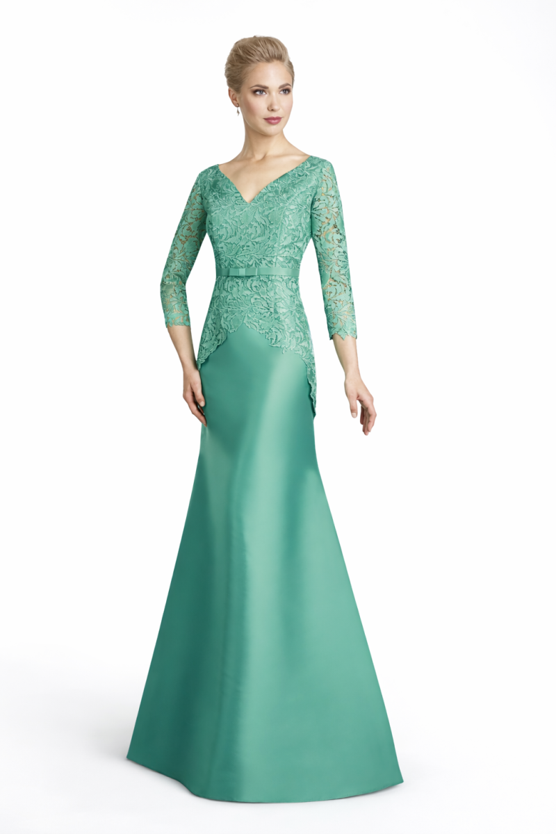 Vestido largo de Madrina con cuerpo de Guipur.