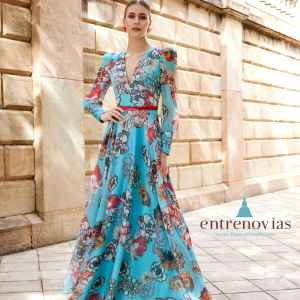 Vestido de fiesta en satén y de gasa estampado.