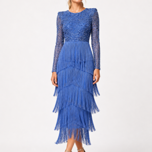 Vestido corto midi de invitada y madrina en encaje con falda de flecos.