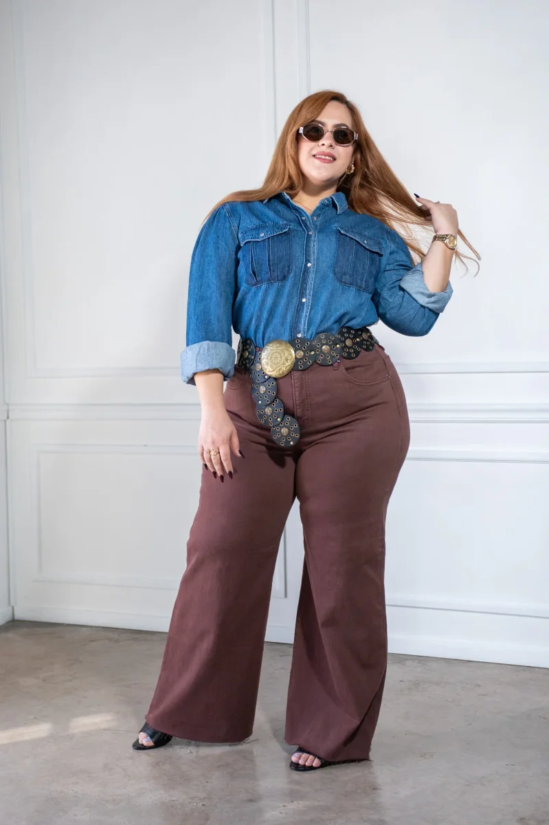Camisa Curvy Lisa Denim con Bolsa Mezclilla Versátil Atemporal - Imagen 9