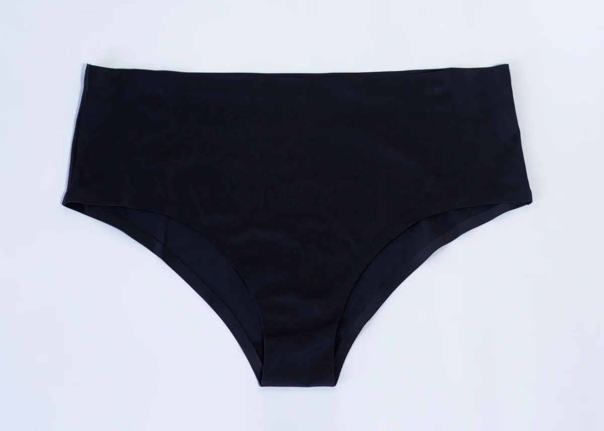 Panty Curvy Liso Sin Costura Beige Negro Invisible Plus - Imagen 6