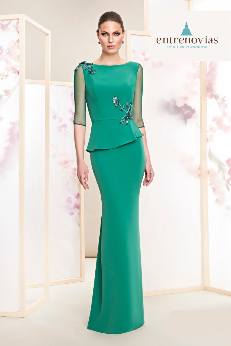 Vestido largo de Madrina con mangas de tul. - Imagen 2