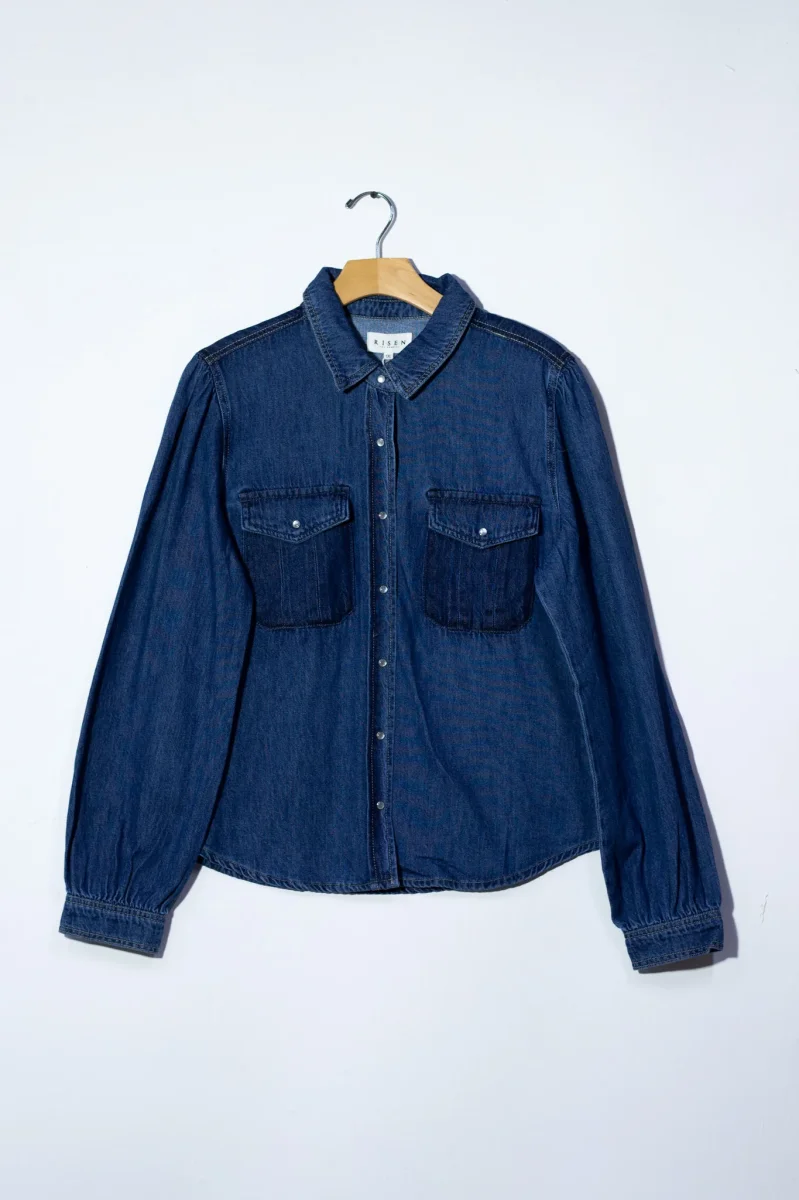 Camisa Curvy Lisa Denim con Bolsa Mezclilla Versátil Atemporal - Imagen 4