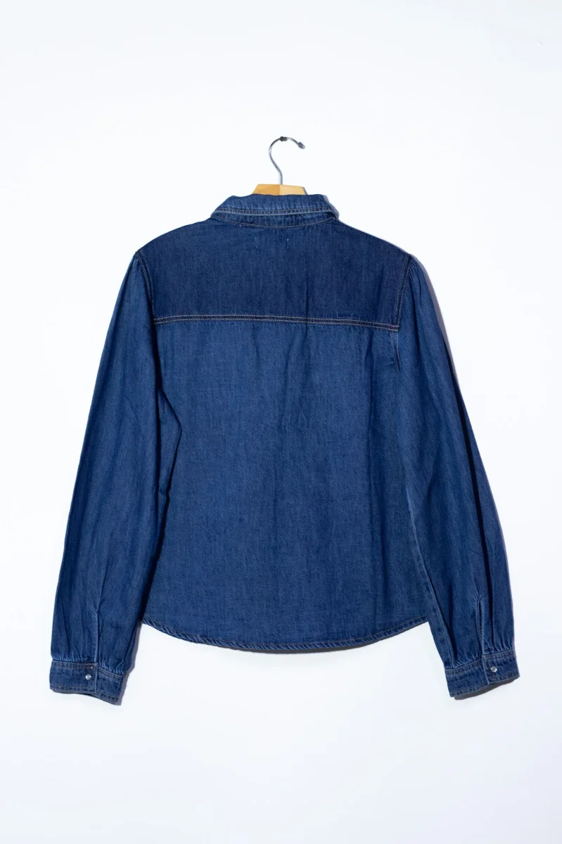 Camisa Curvy Lisa Denim con Bolsa Mezclilla Versátil Atemporal - Imagen 7