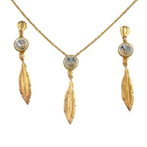 Juego de pendientes y colgante plumas doradas.