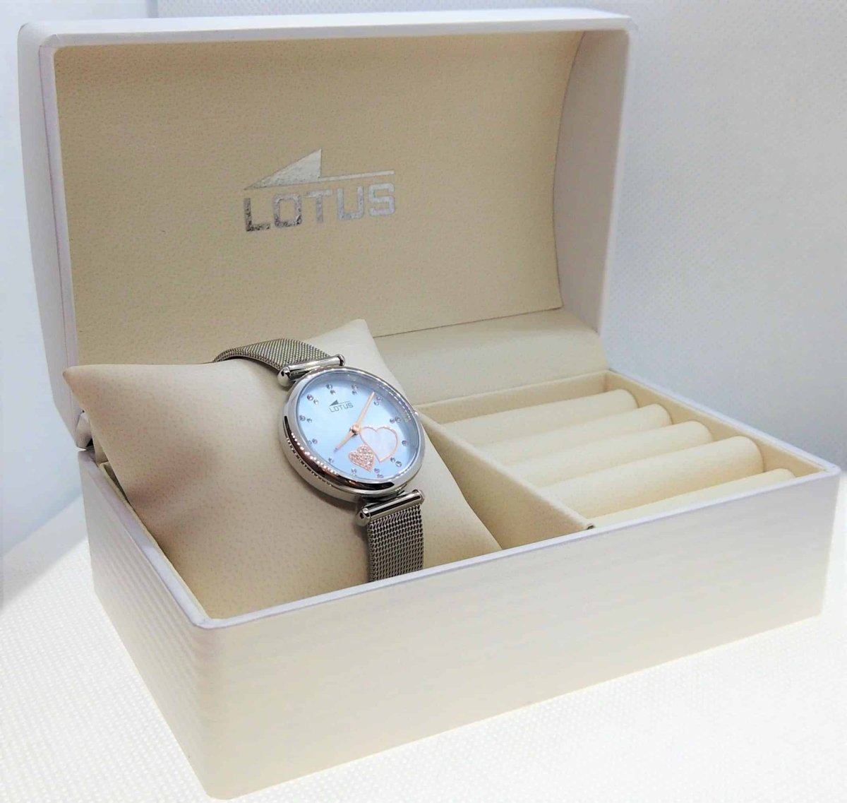 Reloj Lotus mujer corazones. - Imagen 3