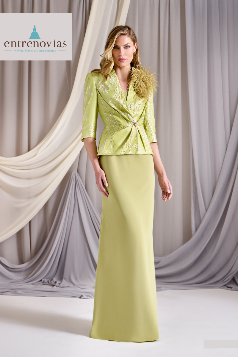 Conjunto dos piezas de madrina elegante con manga francesa.
