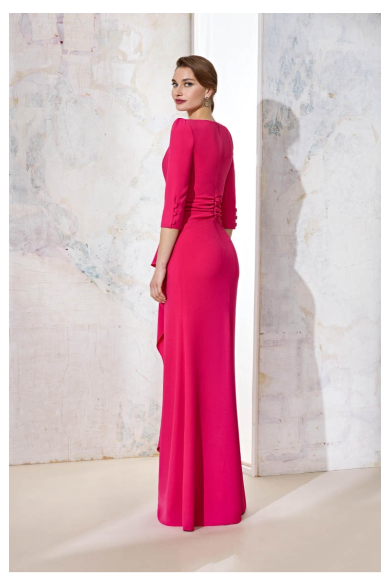 Vestido largo de madrina en crepé. - Imagen 3