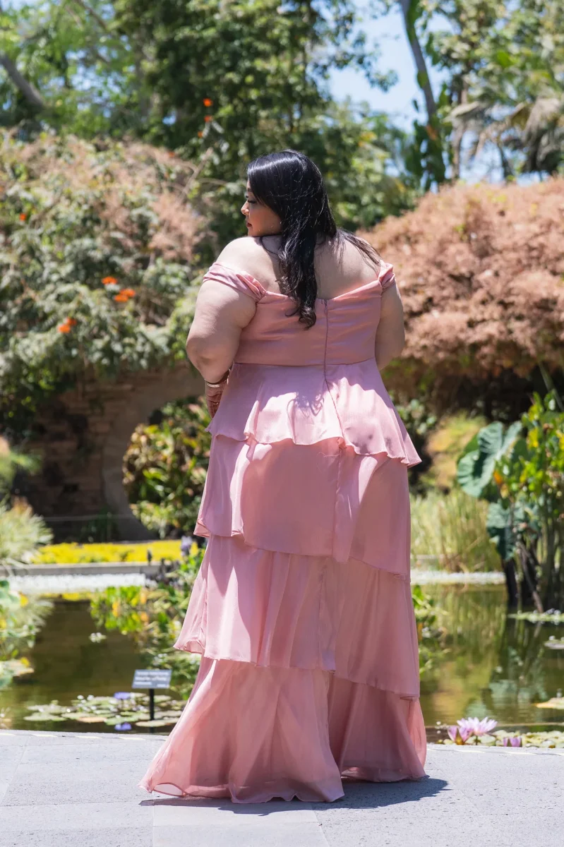 Maxi Vestido Curvy Holanes Rosa Femenino Statement Vibrante - Imagen 3